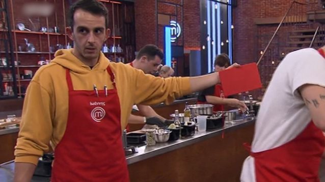 MasterChef | Ο Ιωάννης τα "έχωσε" μέχρι και στη δημοσιογράφο