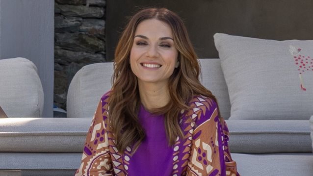 Βάσω Λασκαράκη: "Οι γονείς μου καθάριζαν πολυκατοικίες -  Όταν ήρθαν τα δύσκολα χρόνια τους παρακάλεσα να απομακρυνθούν από τη δουλειά "