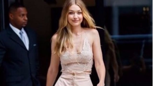 Gigi Hadid: Το ατύχημα στο catwalk που την αποθέωσε