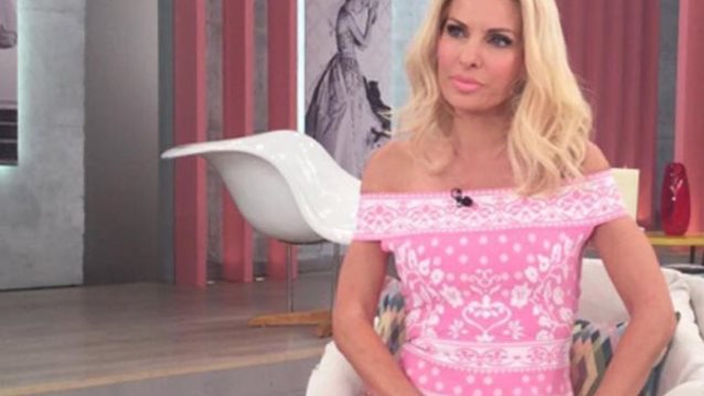 Ελένη Μενεγάκη: Η εμφάνιση στην εκπομπή της Τρίτης του Πάσχα: Ξέρουμε τι φόρεσε!