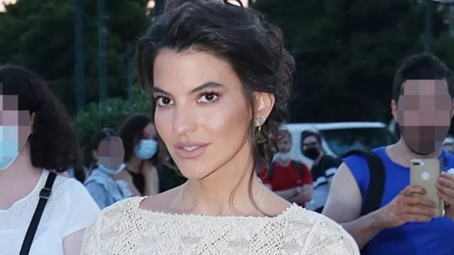 Δήμητρα Κούστα | Με τέλειο σύνολο στο πλευρό της Άννας Βίσση στη συναυλία στο Καλλιμάρμαρο