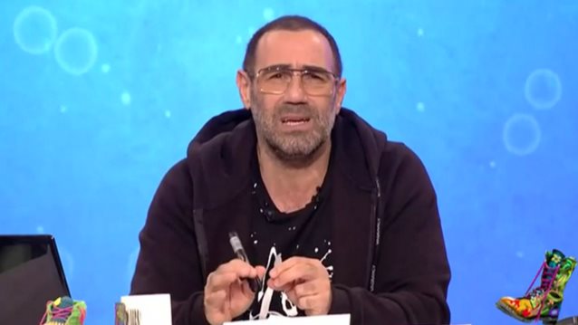 Οι &quot;Ράδιο Αρβύλα&quot; τρολάρουν επικά τον Αλέξη Κούγια και το κλείσιμο των τηλεφώνων