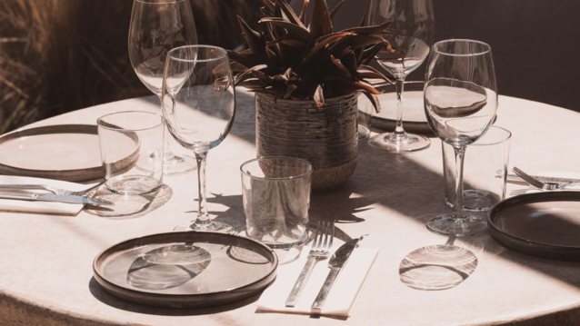 Βρήκαμε τον απόλυτο καλοκαιρινό παράδεισο, λίγα χιλιόμετρα από το κέντρο της Αθήνας