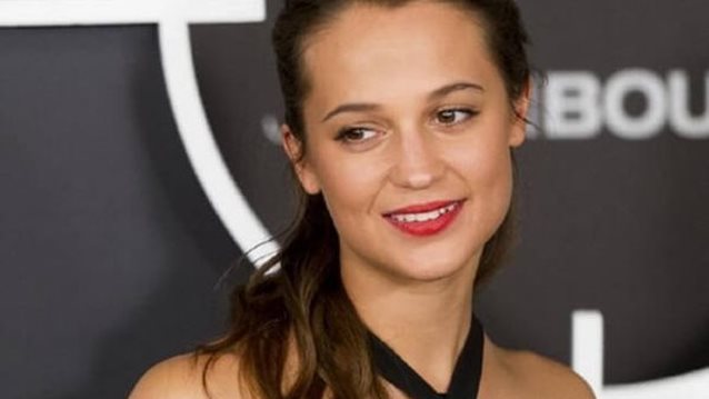 Alicia Vikander
: Με κοιλιακούς πιο γυμνασμένους και εντυπωσιακούς από ποτέ