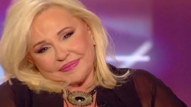 Συγκλονισμένη η Μπέσσυ Αργυράκη από τον θάνατο του Μίμη Πλέσσα: &quot;Προ ημερών μιλούσα μαζί του&quot;