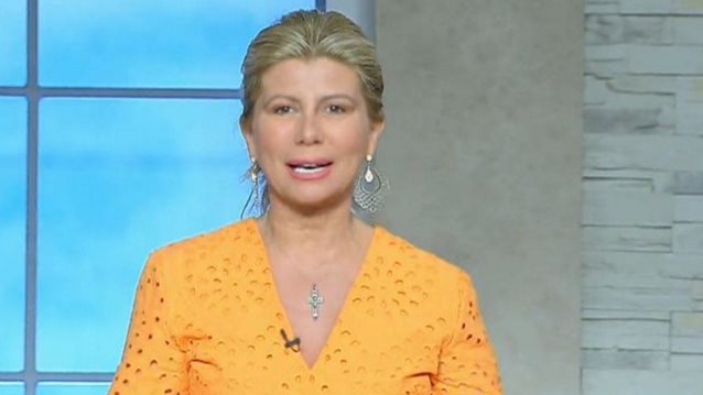 Η Ζήνα Κουτσελίνη εμφανίστηκε αμακιγιάριστη στην τελευταία εκπομπή &amp; αποχαιρέτησε την Ελίνα Παπίλα και τον Γιώργο Καρτελιά