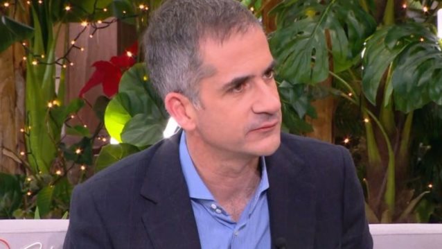 Κώστας Μπακογιάννης: &quot;Η Σία Κοσιώνη είναι συγκλονιστική. Δεν είμαστε πολύ καλοί στο να αφήνουμε τα πράγματα να αιωρούνται&quot;