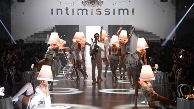 Μέσα στο &quot;Λευκό Καμπαρέ&quot; της Intimissimi: Βρεθήκαμε στη Βερόνα για το show του αγαπημένου μας lingerie brand