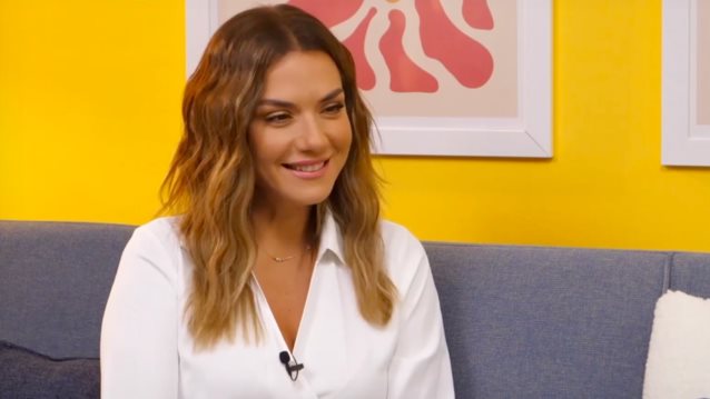 Βάσω Λασκαράκη: "Είχαμε συμβουλευτεί παιδοψυχολόγο για το πώς θα επικοινωνήσουμε κάποια πράγματα στην Εύα"