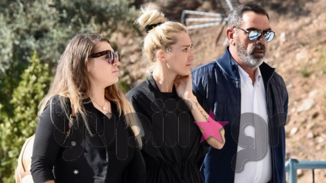 Βικτώρια Καρύδα: Συντετριμμένη στην κηδεία του συζύγου της