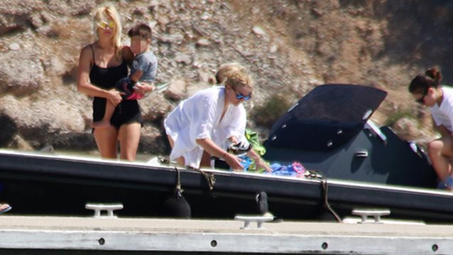 Γιώργος Λιάγκας: Στο πλευρό της Φαίης Σκορδά στο Πόρτο Χέλι! Το πρώτο καλοκαίρι μετά τον χωρισμό &amp; οι χαλαρές στιγμές με τα παιδιά τους