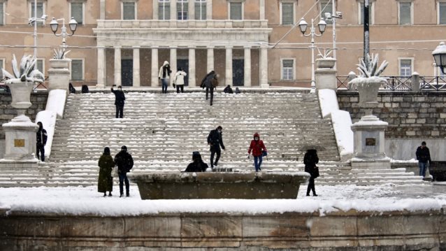 Τι δείχνουν τα Μερομήνια για τον φετινό χειμώνα: Πότε θα χιονίσει, πώς θα κάνουμε Χριστούγεννα