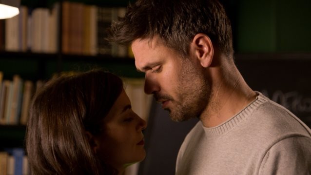 Παγιδευμένοι | Ο Νίκος είναι έτοιμος να παρατήσει την οικογένειά του και να το σκάσει με τη Δώρα