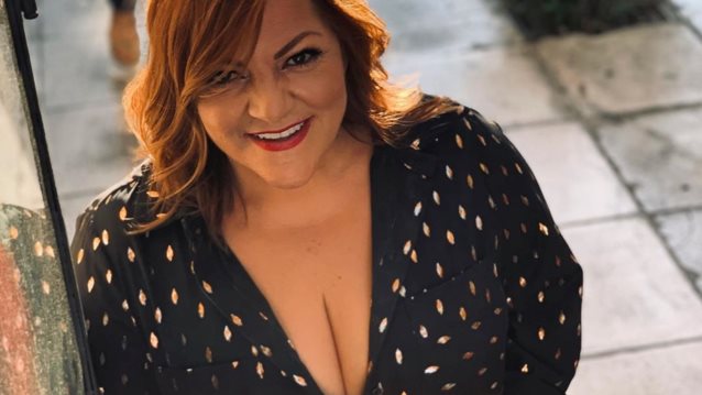 Βίκυ Σταυροπούλου | Φωτογραφίζεται με μαγιό και δείχνει το σώμα της χωρίς ρετούς