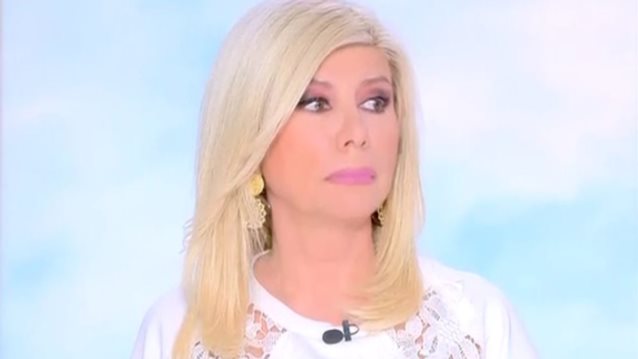 Ζήνα Κουτσελίνη: "Συγγνώμη αν καμιά φορά τα παίρνω στο κρανίο αλλά ακούω, ακούω, ακούω..."