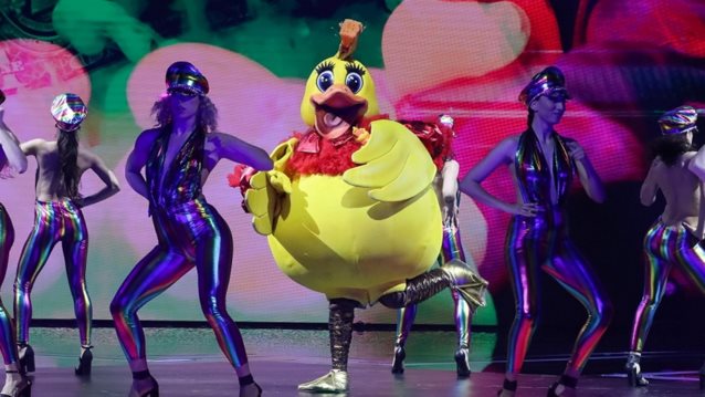 The Masked Singer | Το &quot;Παπάκι&quot; αποχώρησε - Αυτός ο celebrity κρυβόταν πίσω από τη Μάσκα!