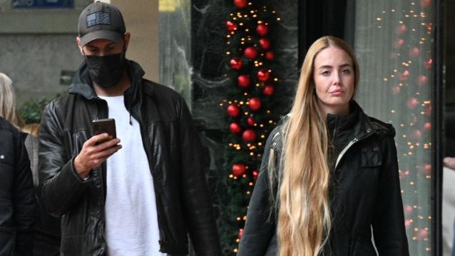 H Αντωνία Καλλιμούκου σε σπάνια καθημερινά στιγμιότυπα με τον σύζυγό της