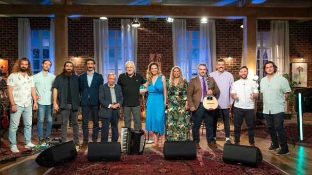 Μουσικό κουτί | Yποδέχεται τον Τάκη Σούκα με το "θρυλικό" ακορντεόν του