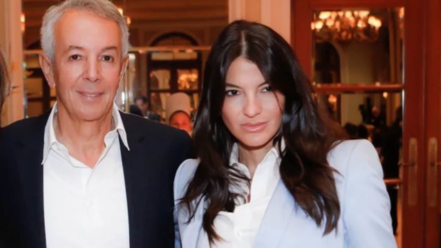 Δημητρα Κουστα | Με baby blue κοστουμι μαζι με τον συζυγο της, Γιαννη Κουστα σε κοσμικη εξοδο