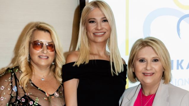 Η εντυπωσιακή εμφάνιση της Φαίης Σκορδά στο 2ο Μεσαιωνικό Φεστιβάλ Χίου