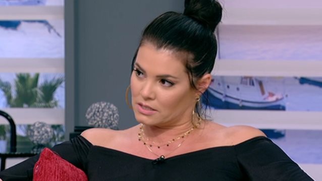 Μαρία Κορινθίου: Η ενόχλησή της on air στο «Μεσημέρι»: «Να έχεις γνώμη και να γνωρίζεις για τι μιλάς!»