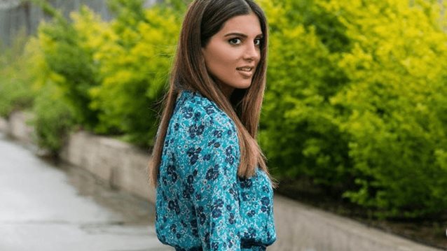 Σταματίνα Τσιμτσιλή : To girly φόρεμά της κοστίζει λιγότερο από σαράντα ευρώ και είναι ιδανικό για ανοιξιάτικες εμφανίσεις