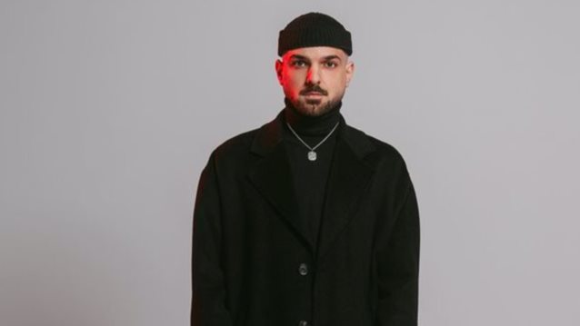 Ο Apon εκανε &quot;Χιλιομετρα&quot; για το νεο του music video στο Λονδινο