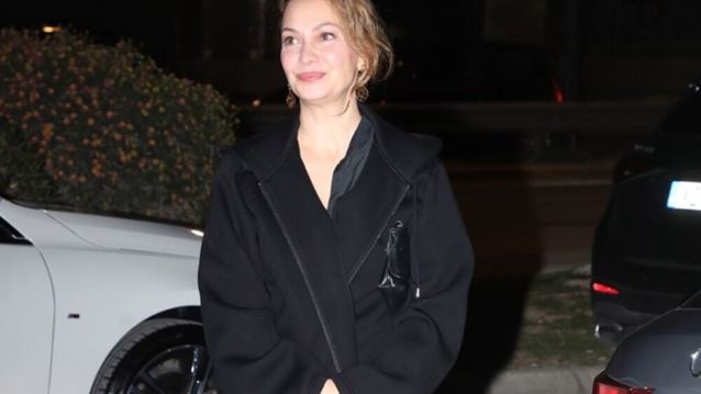 21 χρόνια πριν: Όταν η Στεφανί Καπετανίδη αγνώριστη στο πλευρό του Σπύρου Παπαδόπουλου