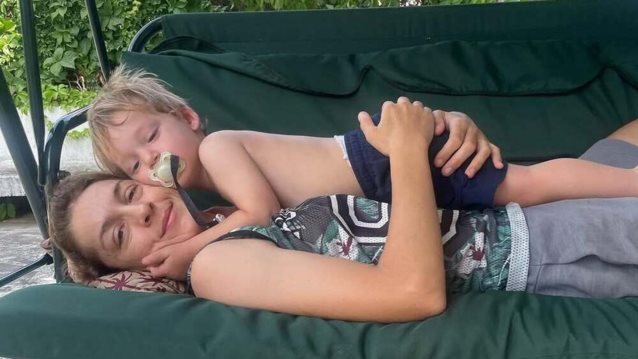 Ο γιος της Γιούλικας Σκαφιδά ξεκίνησε το σχολείο - Τα τρυφερά στιγμιότυπα