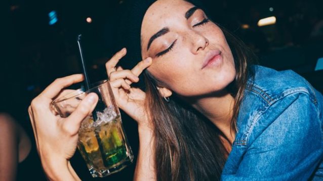 Με Αυτά Τα Κοκτέιλ Θα Την Ρίξεις Τις Γιορτές: Εύκολες συνταγές, εμπνευσμένες από τους κορυφαίους mixologists που κυκλοφορούν εκεί έξω!