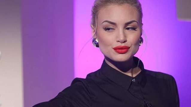 Αλεξάνδρα Παναγιώταρου: Ανοίγει το σπίτι της και μιλάει μαζί με τον σύντροφό της για τον επικείμενο γάμο τους