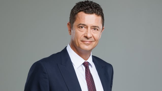 Ο πολυσυζητημένος καλεσμένος που &quot;έκλεισε&quot; ο Αντώνης Σρόιτερ για την πρεμιέρα της Αυτοψίας