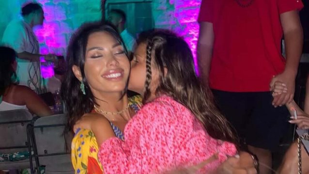 Η Ιωάννα Σρόιτερ ποζάρει με την κόρη της και εξομολογείται: &quot;Εκεί που περπατούσαμε συνειδητοποίησα..&quot;