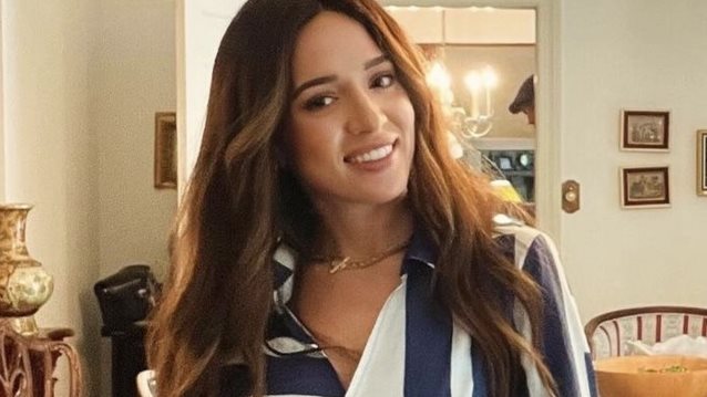 Η Καλομοίρα στην κουζίνα της | Προσφέρει υπέροχο φαγητό στην οικογένειά της