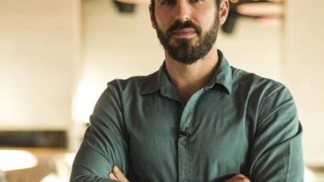 Γιάννης Αποστολάκης: Ζευγάρι με γνωστή ηθοποιό! Αυτή είναι η νέα του σύντροφος