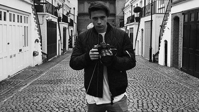 Brooklyn Beckham: Και επισήμως φωτογράφος: Δείτε τις πρώτες του λήψεις για τη νέα καμπάνια του οίκου Burberry