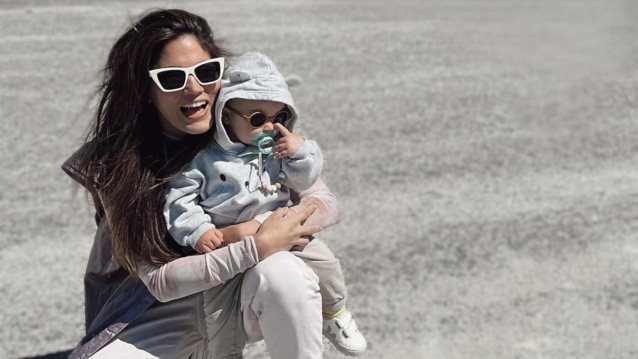 Η Μαίρη Συνατσάκη παίζει με την κόρη της, Ολίβια και είναι σίγουρο πως θα σε γυρίσει στα παιδικά σου χρόνια