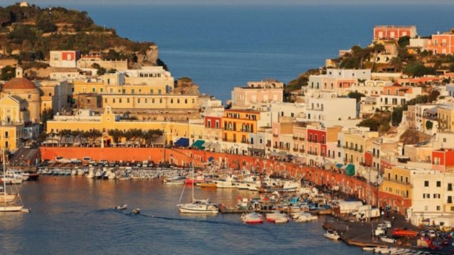 6 ευρωπαϊκά νησιά που ελάχιστοι γνωρίζουν: Πού θα πάτε φέτος διακοπές;