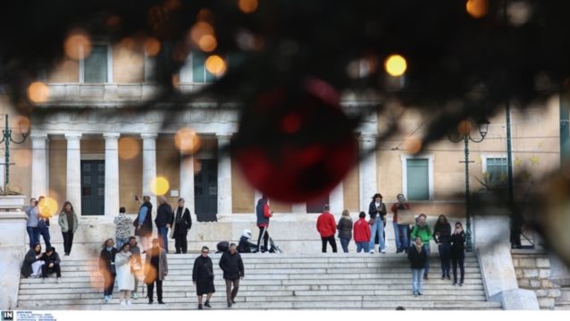 Εορταστικό ωράριο: Πώς θα λειτουργήσουν τα καταστήματα τις γιορτές, ποιες μέρες θα είναι κλειστά