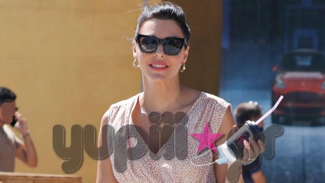 Σίσσυ Φειδά: Βόλτα με στιλ με την κόρη της! Όλες οι φωτογραφίες