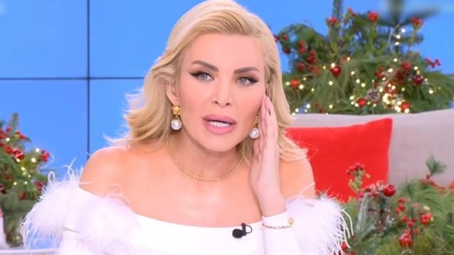 Κατερίνα Καινούργιου κατά Σταύρου Βαρθαλίτη: "Βγαίνει ο καθένας χωρίς να ξέρει και λέει ό,τι του κατέβει στο κεφάλι. Φιλάκια, γελάω"