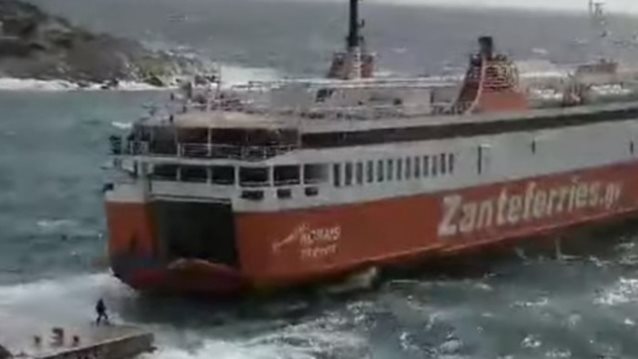 Σίκινος: Η μάχη του "Αδαμάντιος Κοραής" να δέσει με 8 μποφόρ στο λιμάνι