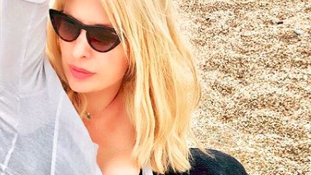 Ελένη Μενεγάκη: Η εντυπωσιακή φωτογραφία από την απόδραση στην Άνδρο