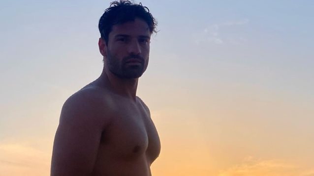 O Κωνσταντίνος Αργυρός ποζάρει με το μαγιό του &amp; το instagram του παραδίδεται - "Εκεί που τελειώνουν τα όνειρα ξεκινάς εσύ"