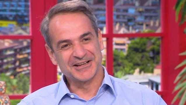 Κυριάκος Μητσοτάκης backstage με τη Δανάη Μπάρκα | Φόρεσαν τα ίδια ρούχα!