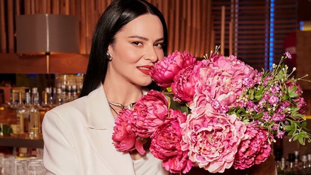 Η Ζενεβιέβ Μαζαρί με το look που θα αντιγράψουμε σίγουρα μέσα στη σεζόν