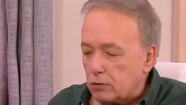 O Ανδρέας Μικρούτσικος λύγισε μιλώντας για την σύντροφό του: &quot;Δούλευε βράδυ στην Ομόνοια για να φάμε ένα μακαρόνι&quot;