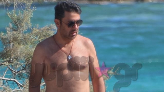 Γιώργος Θεοφάνους: Διακοπές με την οικογένειά του στα Κουφονήσια! Η σπάνια εμφάνιση με μαγιό