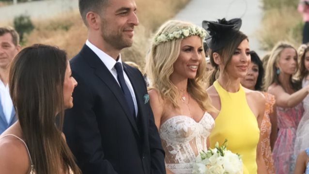 Μαρία Λουίζα Βούρου &amp; Γιάννης Παπαγεωργίου: Οι πρώτες εικόνες από τον γάμο τους στην Άνδρο