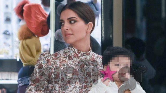 Σταματίνα Τσιμτσιλή: Σπάνια δημόσια εμφάνιση με τον γιο της! Όλες οι φωτογραφίες